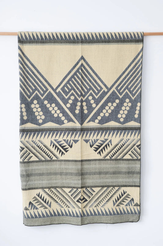 Mountain Flakes Queen Blanket - Summit Ridge