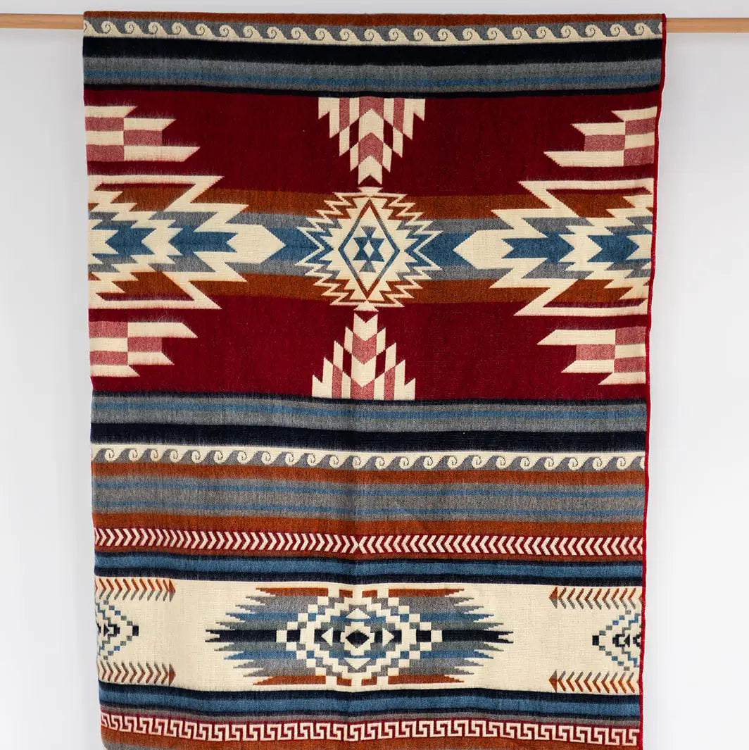 Maskuy Blanket - Crimson Ridge