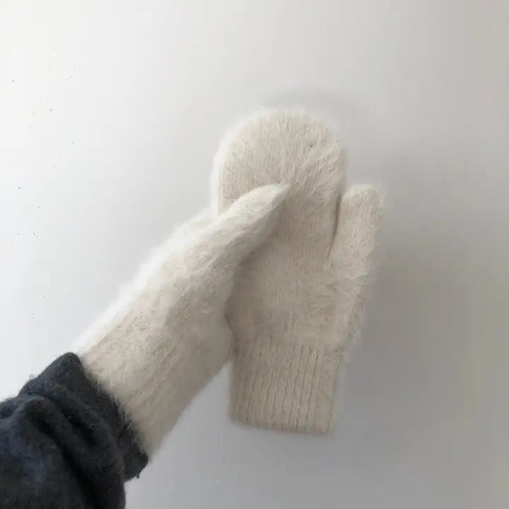 Billy Bamboo - Fluffy Angora Mittens - Neutral