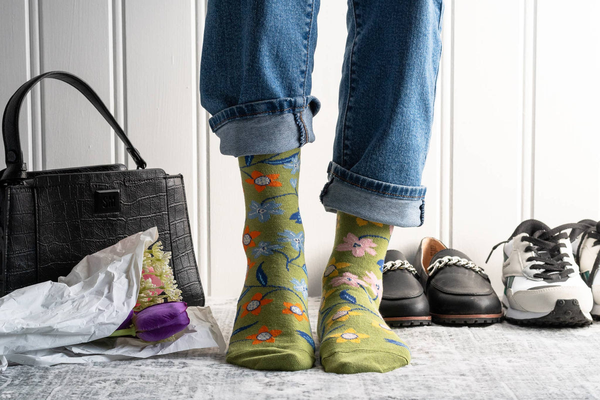 Friday Sock Co. - Women's Flower Vine Crew Socks - Perfect Mother’s Day Gift: Women’s 5 – 10